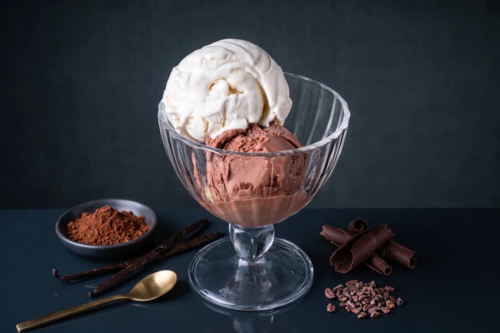 גלידה וניל/שוקולד